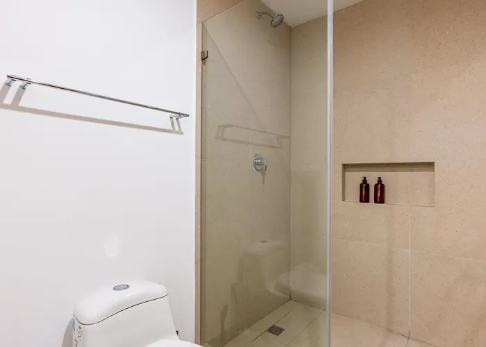 Hotel Emerald Escape Tl B103 *