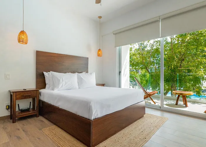 Hotel Emerald Escape Tl B103